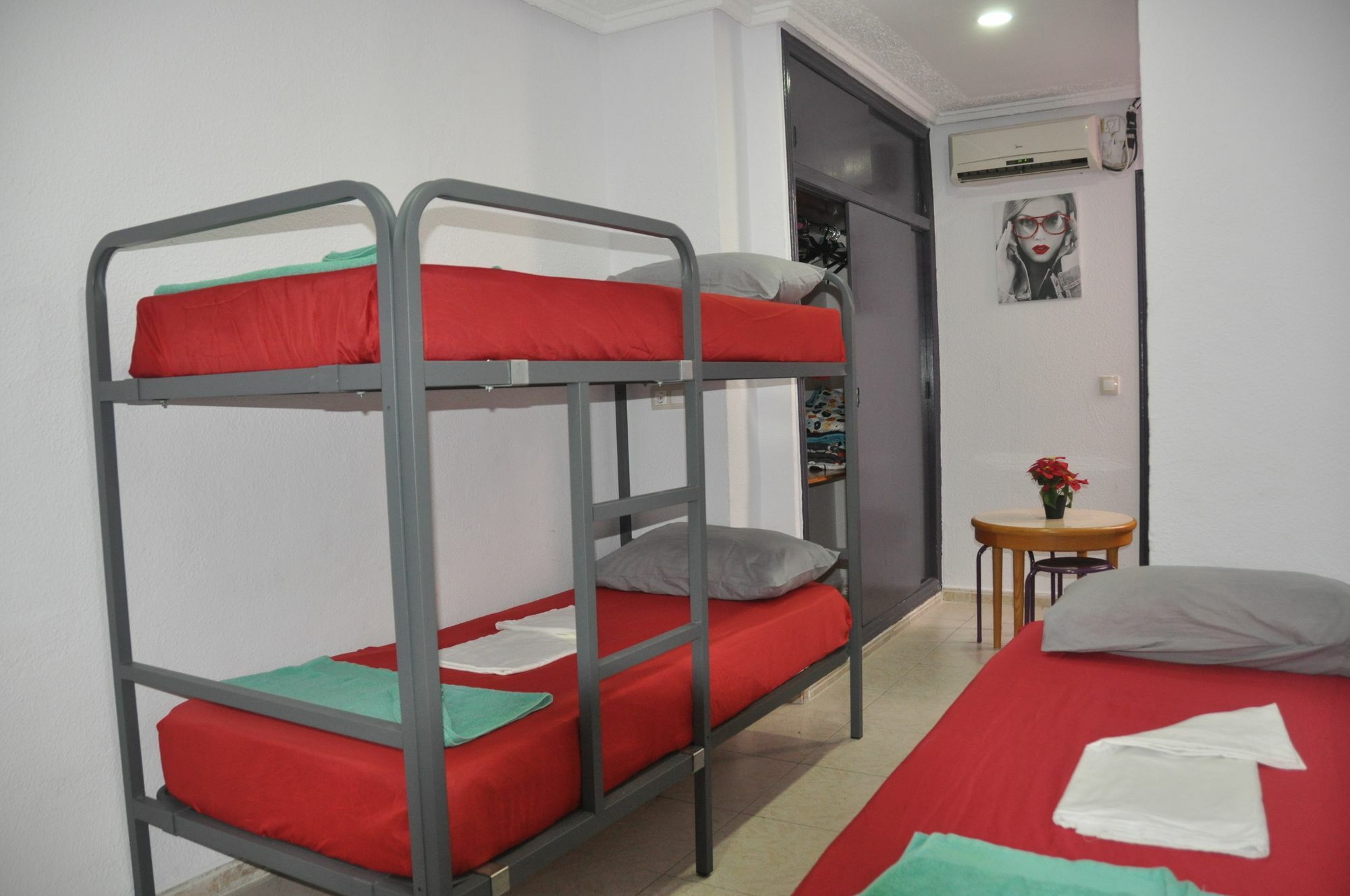 Hostal Mayor อาลิกันเต ภายนอก รูปภาพ